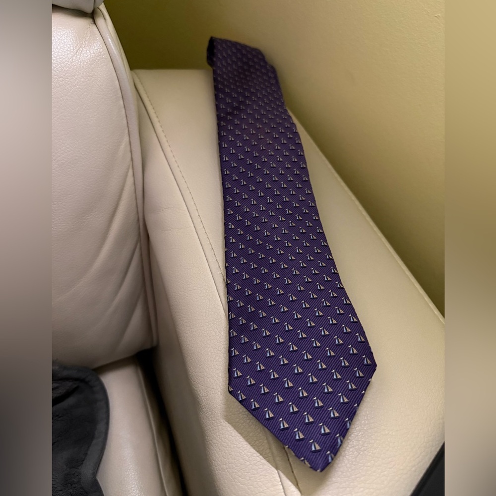 Roundtree & Yorke Purple Geometric sailboat print Men's Tie